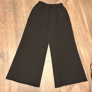 Black textured Wide-Leg Pants